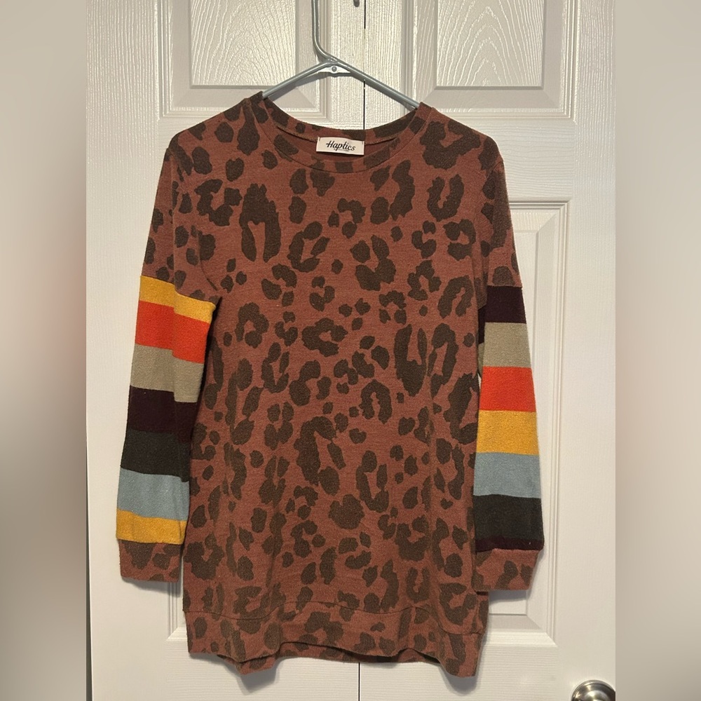 Haptics Leopard long sleeve shirt Women's Medium‎